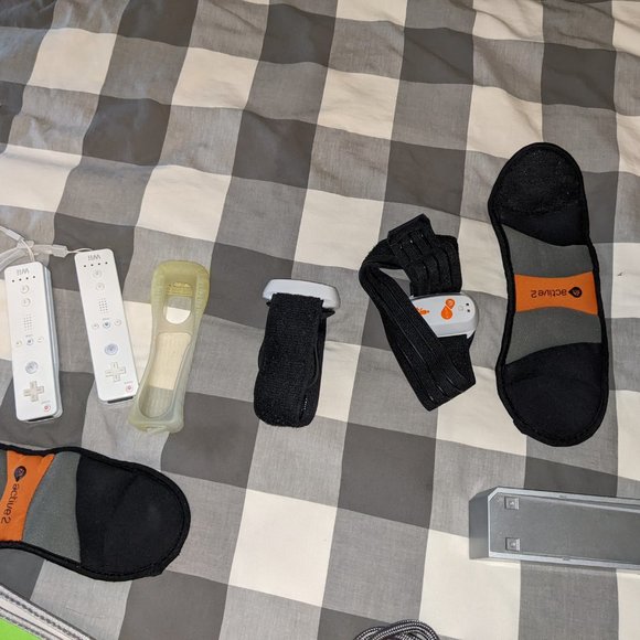 Wii Bundle - Picture 9 of 9